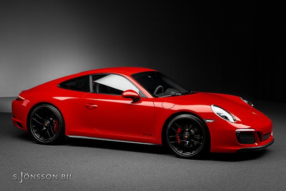 Porsche 911 Carrera GTS 5 of 5