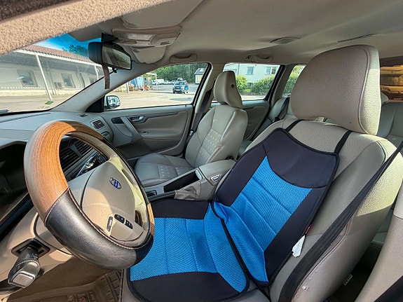 Volvo V70 11 of 12