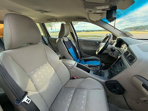 Volvo V70 12 of 12