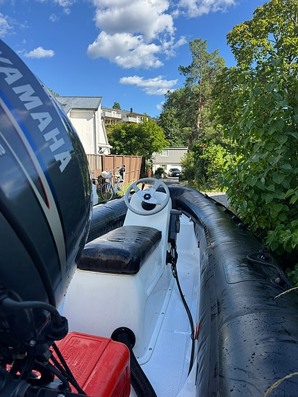 Brig Falcon 450 med Yamaha 60hk och trailer (30km/h) 2 of 5