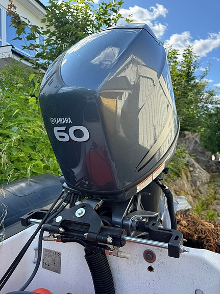 Brig Falcon 450 med Yamaha 60hk och trailer (30km/h) 4 of 5