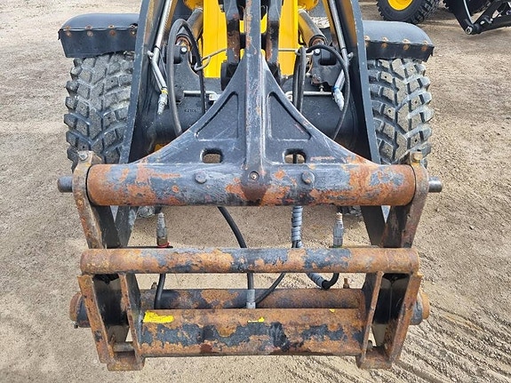 JCB 409, 40km/h, 1.900tim SMS fäste 5 of 5