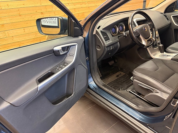 Volvo XC60 11 of 20