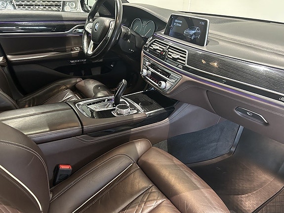 BMW 730 21 of 26