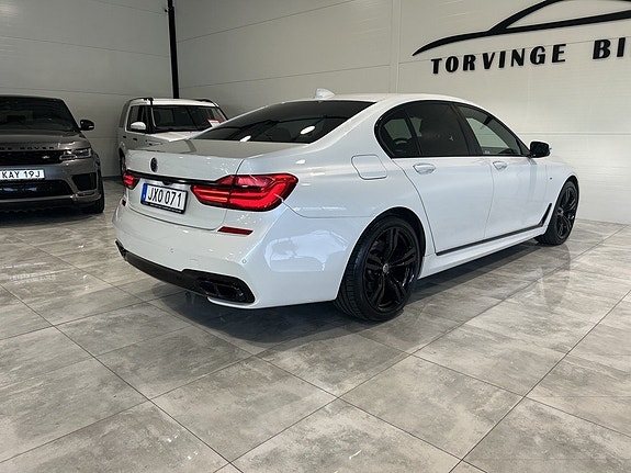 BMW 730 3 of 5