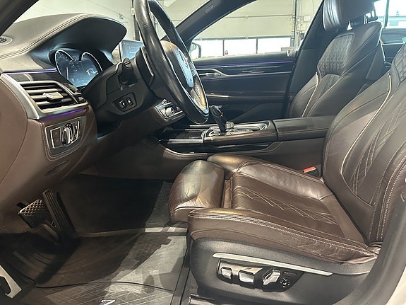 BMW 730 14 of 26