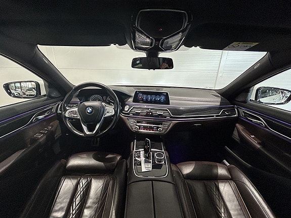 BMW 730 10 of 26