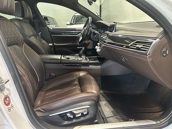 BMW 730 20 of 26