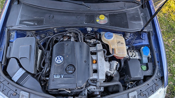 Volkswagen Passat 2 of 5