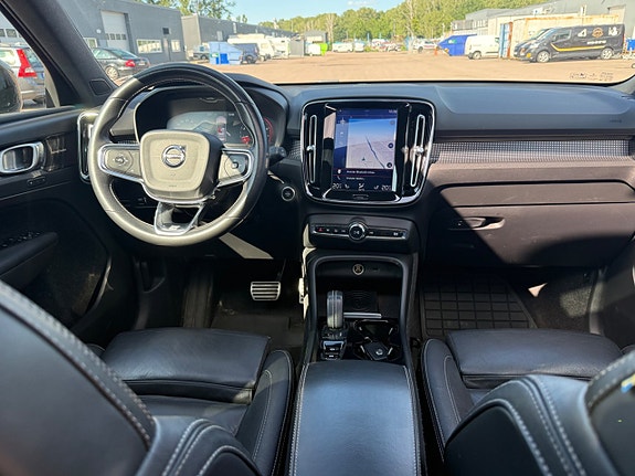 Volvo XC40 11 of 21