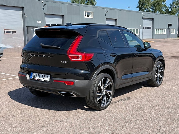 Volvo XC40 3 of 5