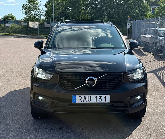 Volvo XC40 6 of 21