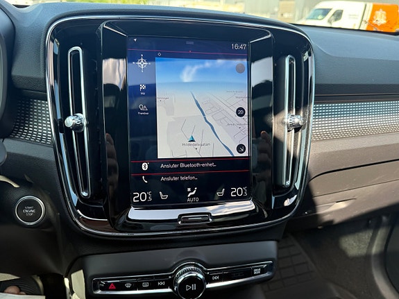 Volvo XC40 13 of 21