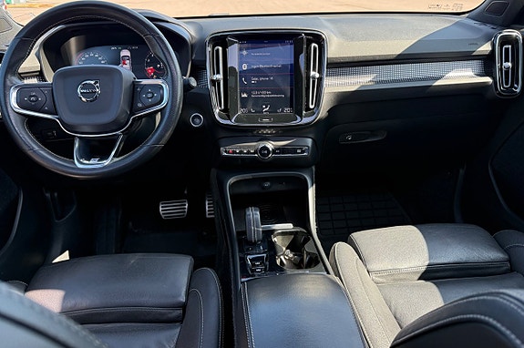 Volvo XC40 21 of 21