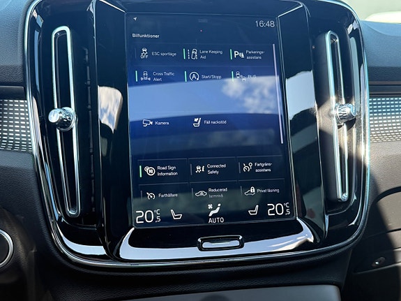 Volvo XC40 14 of 21