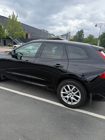 Volvo XC60 10 of 17