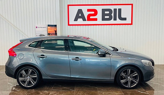 Volvo V40 3 of 5
