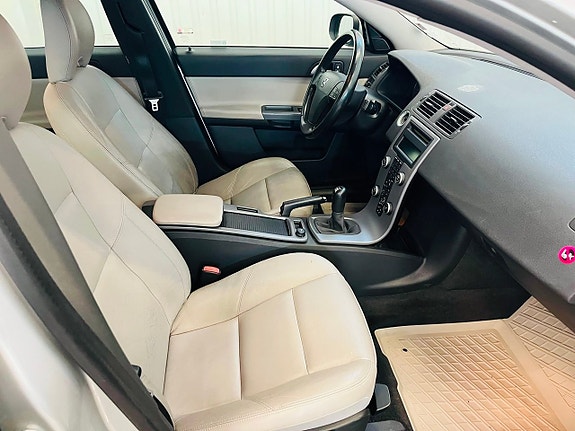 Volvo S40 10 of 19