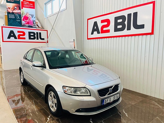 Volvo S40 2 of 5