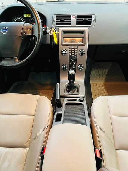 Volvo S40 14 of 19