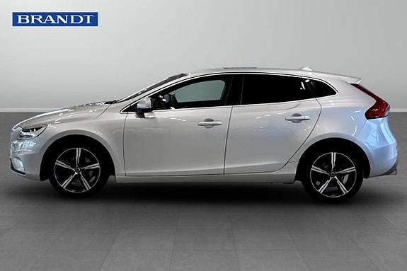 Volvo V40 3 of 5