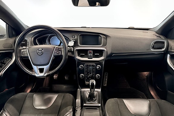 Volvo V40 4 of 5