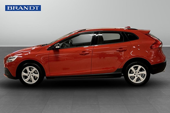 Volvo V40 Cross Country 3 of 5
