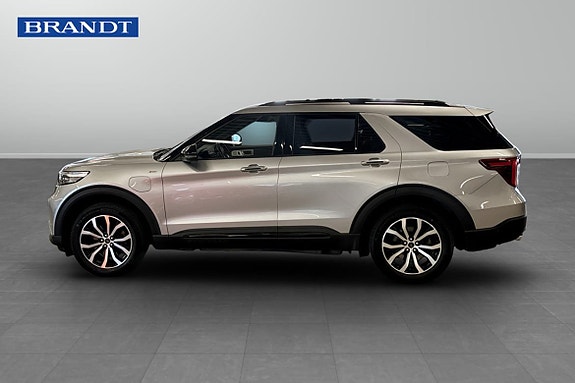 Ford Explorer 3 of 5