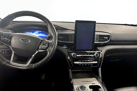 Ford Explorer 4 of 5