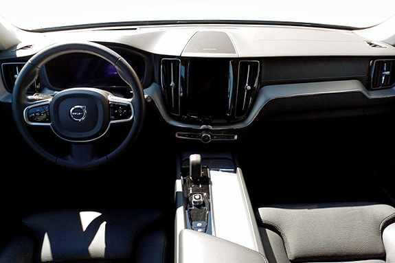Volvo XC60 4 of 5