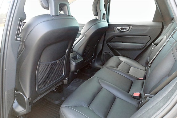 Volvo XC60 8 of 9
