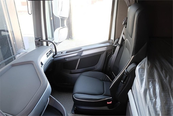 DAF XF530 FAS 6x2 chassi med motorkraftuttag - omgåend 13 of 14