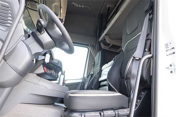DAF XF530 FAS 6x2 chassi med motorkraftuttag - omgåend 10 of 14