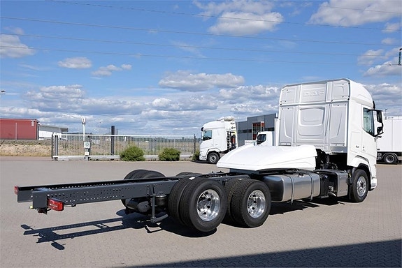 DAF XF530 FAS 6x2 chassi med motorkraftuttag - omgåend 4 of 14