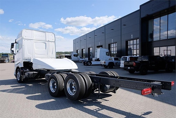 DAF XF530 FAS 6x2 chassi med motorkraftuttag - omgåend 3 of 14