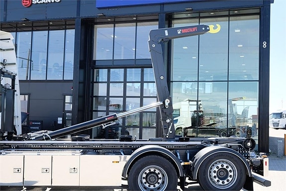 DAF XF530 FAN 6x2*4 lastväxlare med HIAB 21 ton - klar 10 of 14