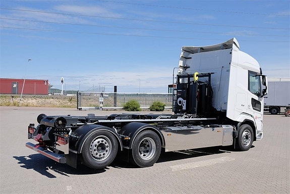 DAF XF530 FAN 6x2*4 lastväxlare med HIAB 21 ton - klar 11 of 14
