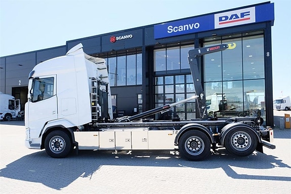 DAF XF530 FAN 6x2*4 lastväxlare med HIAB 21 ton - klar 12 of 14