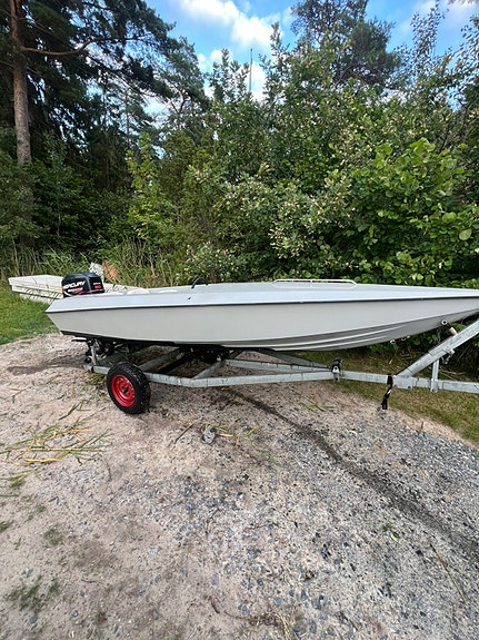 Joker 16 med Mercury 50hk fyrtakt och trailer 7 of 7