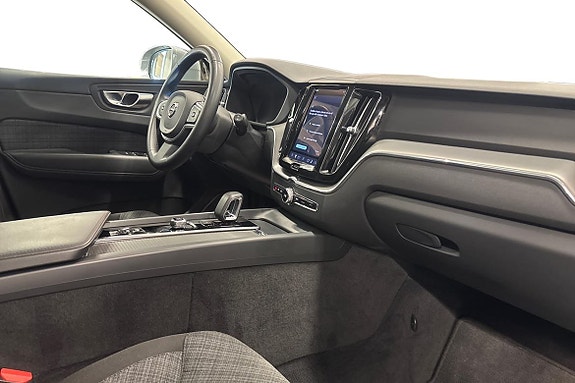 Volvo XC60 10 of 23