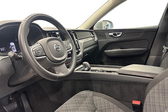 Volvo XC60 8 of 23