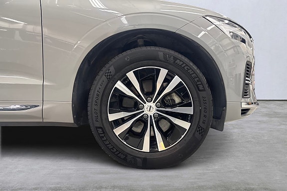 Volvo XC60 14 of 23