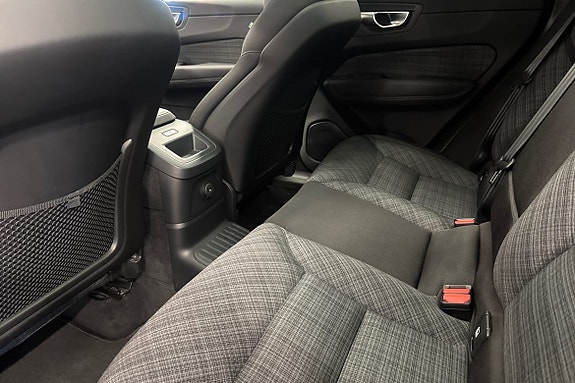 Volvo XC60 12 of 23