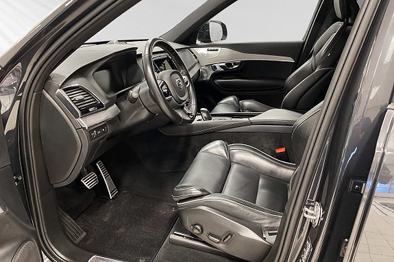 Volvo XC90 7 of 12
