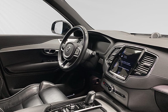 Volvo XC90 10 of 12