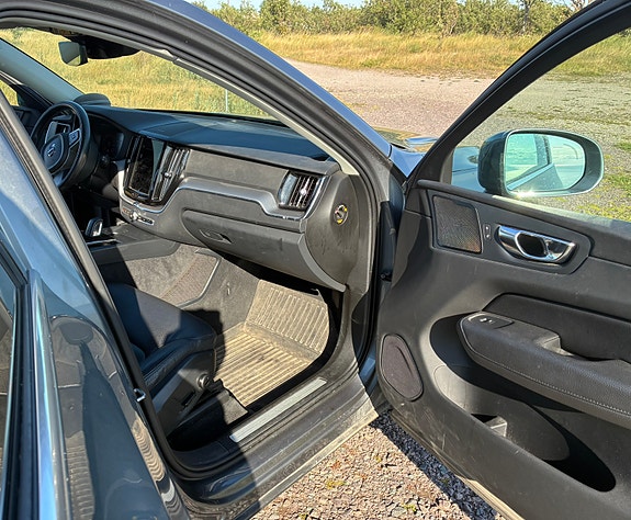 Volvo XC60 5 of 5