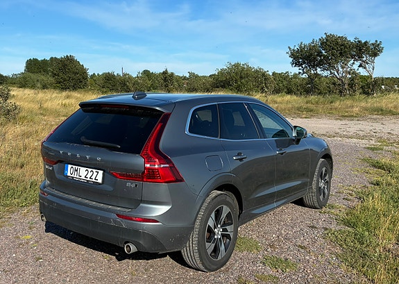 Volvo XC60 2 of 5