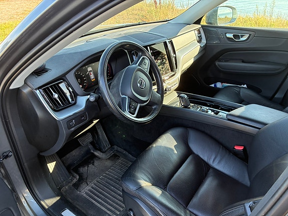 Volvo XC60 4 of 5