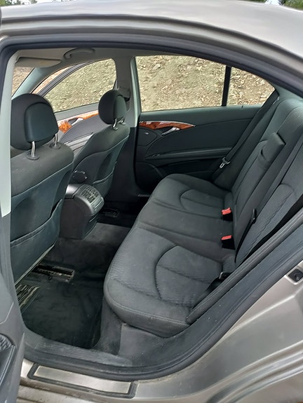 Mercedes-Benz E220 9 of 10