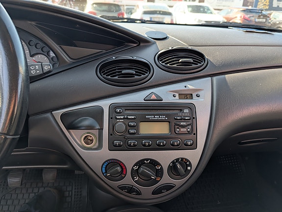 Ford Focus 3 of 5
